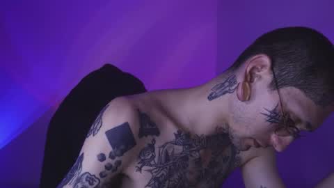 Snapshot of hatsumotokyoto chatting on November 19, 11:38 pm More content 2 online show from November 19, 11:38 pm