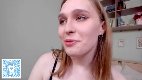 Mia online show from May 2, 2:11 pm
