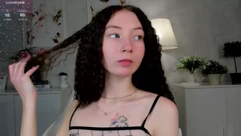 Lola online show from October 16, 8:59 am