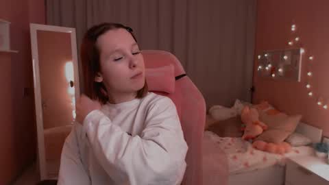 Mia online show from January 8, 1:19 am