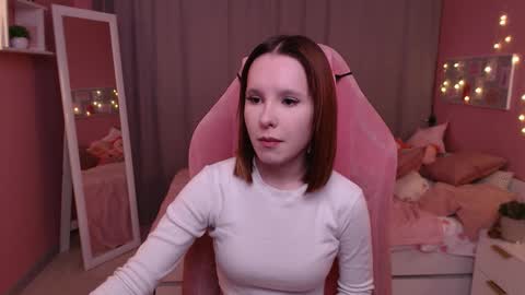 Mia online show from February 12, 7:47 am