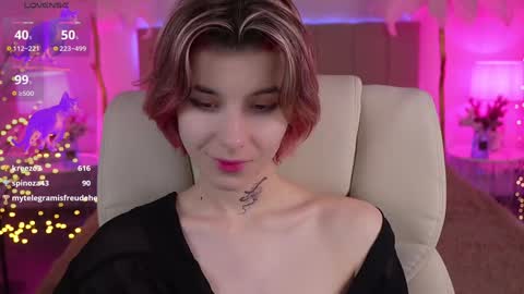 haylaamber online show from December 13, 4:11 am