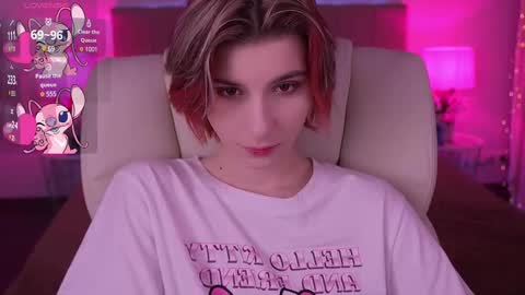 haylaamber online show from February 18, 7:10 am