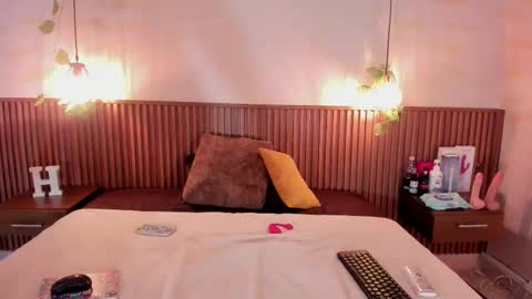 haylenpark online show from November 8, 10:15 am