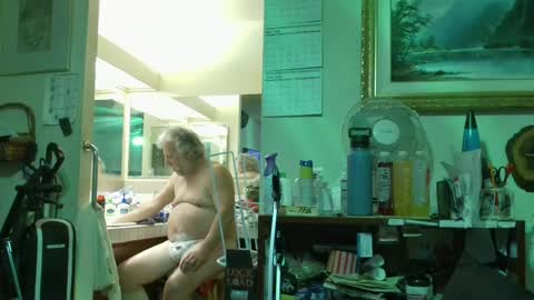 haysay722354422 online show from June 27, 7:24 am