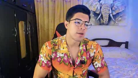 Snapshot of hazbinstudio chatting on November 30, 4:44 pm hazbinstudio online show from November 30, 4:44 pm