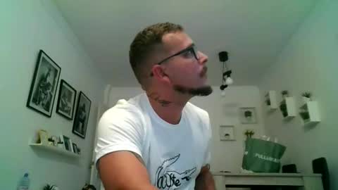 Snapshot of haze_john chatting on March 9, 9:35 am haze_john online show from March 9, 9:35 am