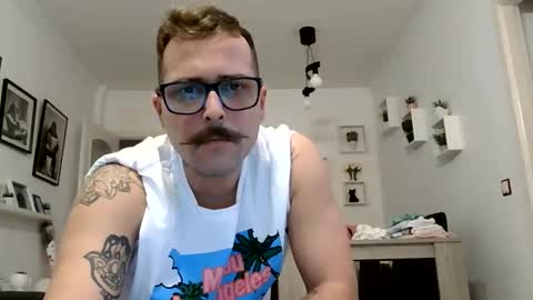 haze_john online show from May 10, 11:32 pm