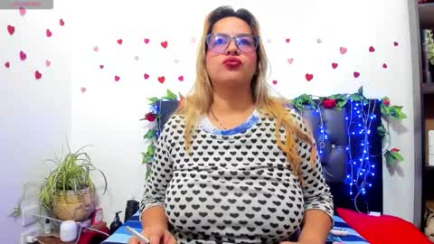 Snapshot of hazel_34 chatting on October 23, 8:24 am hazel online show from October 23, 8:24 am