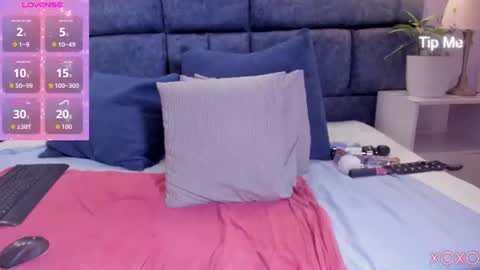 hazel_lanee online show from July 17, 6:53 am