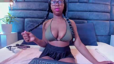 hazel_lanee online show from July 20, 4:16 am