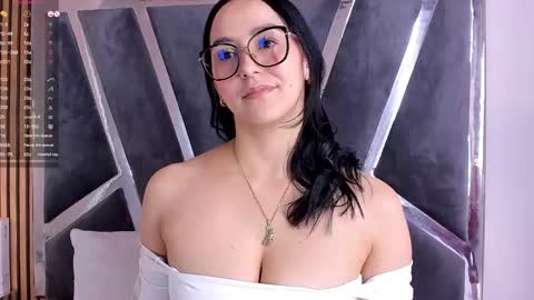 Snapshot of hazel_ross_tcw chatting on January 31, 7:29 pm Hazel online show from January 31, 7:29 pm