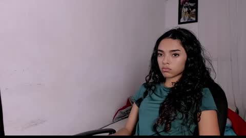 Snapshot of hazel_slim_ chatting on March 1, 6:43 pm hazel_slim_ online show from March 1, 6:43 pm