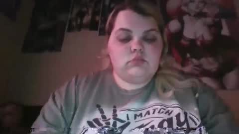 Snapshot of hazeleyez97 chatting on September 27, 10:26 pm Hazeleyez97 online show from September 27, 10:26 pm