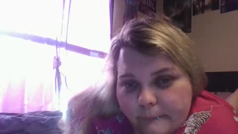 Hazeleyez97 online show from October 22, 9:14 pm