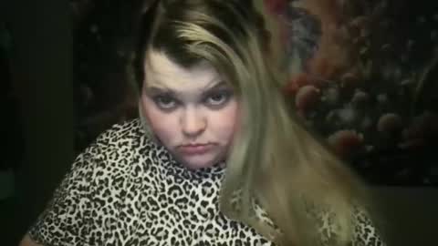 Hazeleyez97 online show from November 2, 4:26 am