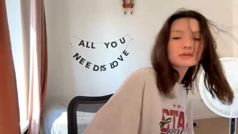 Kira online show from May 22, 11:38 am