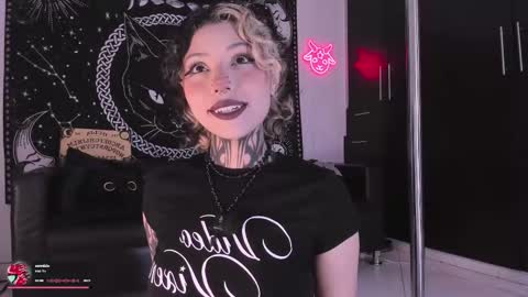 Hazell Witch online show from March 6, 5:09 pm