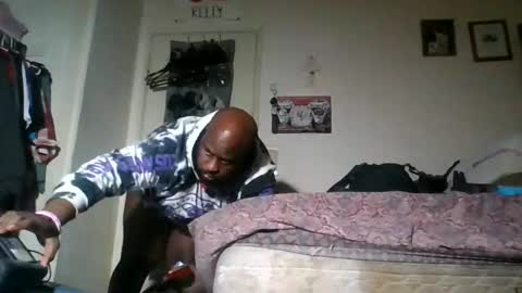 Snapshot of hbdj2164 chatting on February 17, 11:29 am hbdj2164 online show from February 17, 11:29 am