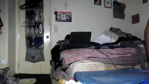Snapshot of hbdj2164 chatting on February 20, 9:54 am hbdj2164 online show from February 20, 9:54 am