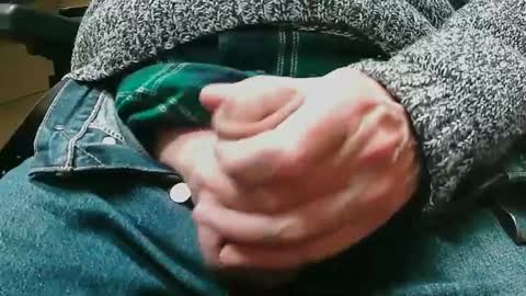 Snapshot of hdmaturecutcock chatting on December 13, 2:27 pm Eddy online show from December 13, 2:27 pm