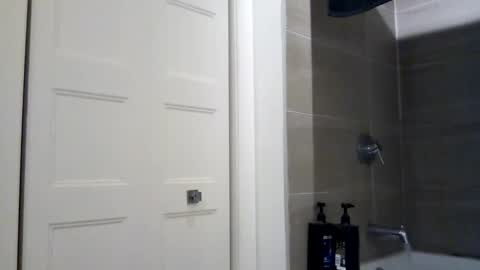 hdrsh08 online show from February 28, 8:31 am