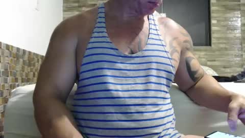 Snapshot of healedcarioca chatting on January 16, 1:31 am Brazilian bigdick online show from January 16, 1:31 am