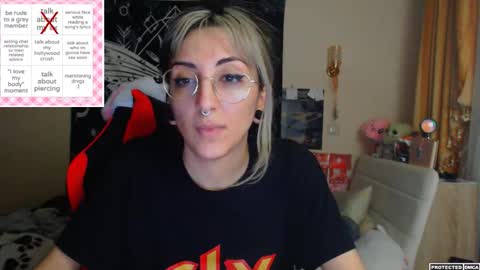 Snapshot of heavenlycreature chatting on March 28, 2:00 am Diana online show from March 28, 2:00 am
