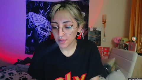 Snapshot of heavenlycreature chatting on April 2, 1:14 am Diana online show from April 2, 1:14 am