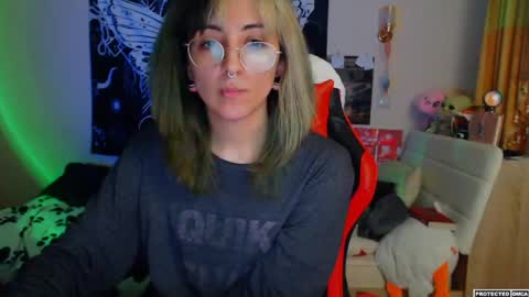 Snapshot of heavenlycreature chatting on April 16, 10:34 pm Diana online show from April 16, 10:34 pm