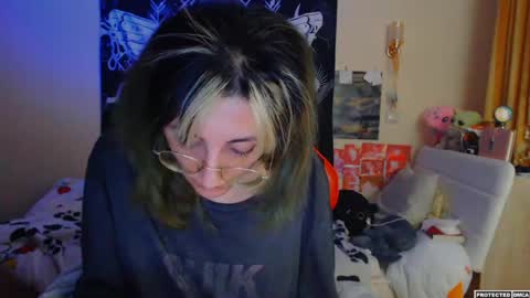 Snapshot of heavenlycreature chatting on April 21, 1:42 am Diana online show from April 21, 1:42 am