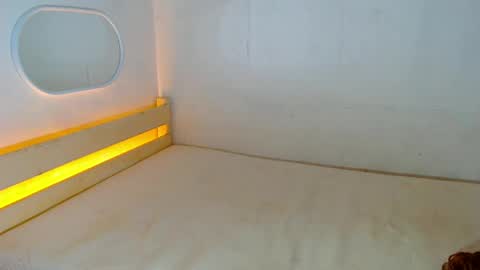 Snapshot of heavenlypleasurexx chatting on March 11, 11:26 pm HEAVEN online show from March 11, 11:26 pm