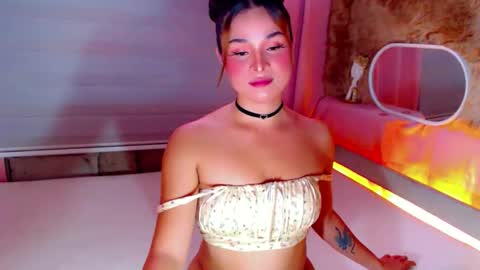 Snapshot of heavenlypleasurexx chatting on November 10, 11:59 pm HEAVEN online show from November 10, 11:59 pm