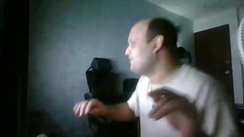 Snapshot of heavy_rebellxc chatting on May 14, 7:37 am Heavy Rebell online show from May 14, 7:37 am