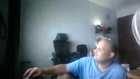 Snapshot of heavy_rebellxc chatting on June 8, 6:25 am Heavy Rebell online show from June 8, 6:25 am