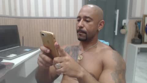 Snapshot of hebertgomes chatting on March 5, 3:51 pm hebertgomes online show from March 5, 3:51 pm