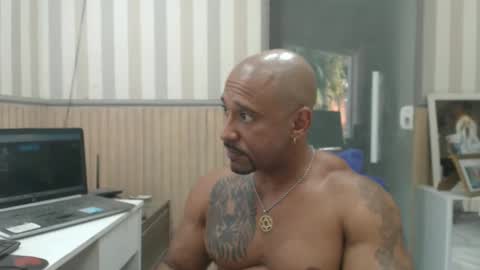 Snapshot of hebertgomes chatting on November 13, 5:01 pm hebertgomes online show from November 13, 5:01 pm