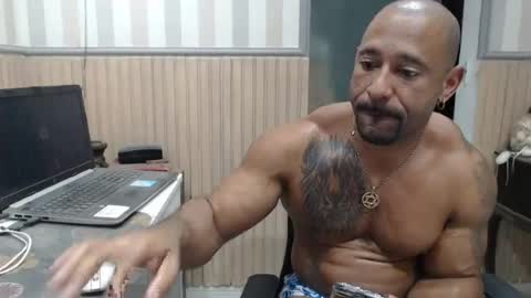 hebertgomes online show from August 1, 8:08 pm