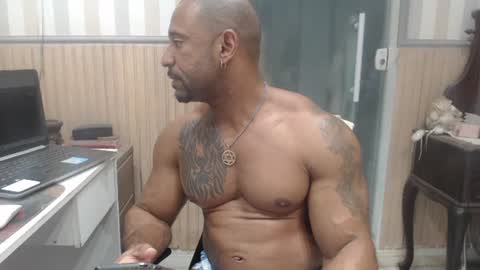 hebertgomes online show from August 2, 7:01 pm