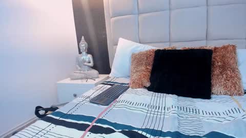 Snapshot of hecate1_ chatting on January 3, 6:46 pm Keira Hecate online show from January 3, 6:46 pm