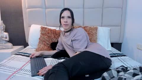 Snapshot of hecate1_ chatting on January 6, 7:24 pm Keira Hecate online show from January 6, 7:24 pm