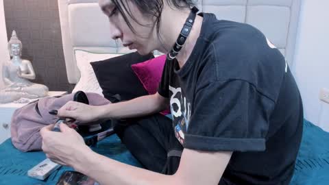 Snapshot of hecate1_ chatting on January 21, 8:00 pm Keira Hecate online show from January 21, 8:00 pm