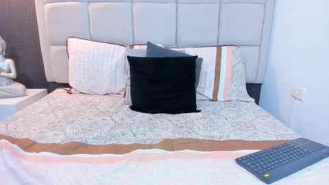 Snapshot of hecate1_ chatting on February 5, 11:17 pm Keira Hecate online show from February 5, 11:17 pm