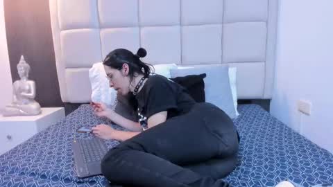 Snapshot of hecate1_ chatting on February 16, 7:38 pm Keira Hecate online show from February 16, 7:38 pm