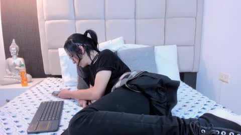 Snapshot of hecate1_ chatting on March 8, 7:42 pm Keira Hecate online show from March 8, 7:42 pm