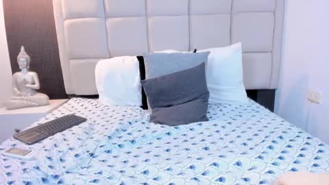 Snapshot of hecate1_ chatting on March 12, 12:53 am Keira Hecate online show from March 12, 12:53 am