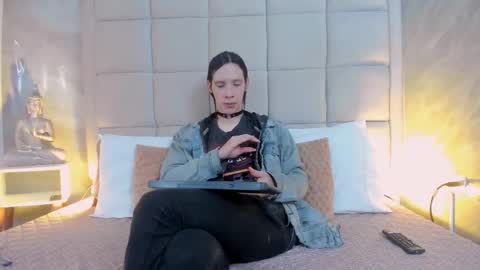 Snapshot of hecate1_ chatting on September 30, 7:52 pm Keira Hecate online show from September 30, 7:52 pm