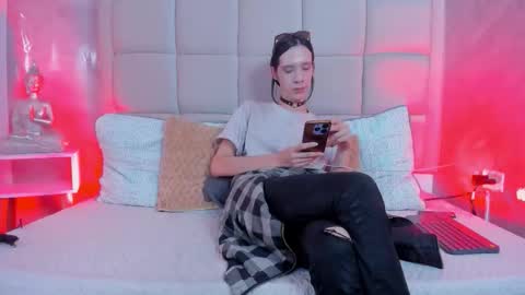 Snapshot of hecate1_ chatting on November 24, 8:08 pm Keira Hecate online show from November 24, 8:08 pm