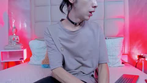 Snapshot of hecate1_ chatting on November 28, 8:00 pm Keira Hecate online show from November 28, 8:00 pm