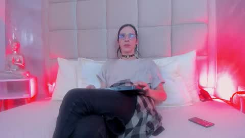 Snapshot of hecate1_ chatting on November 30, 7:51 pm Keira Hecate online show from November 30, 7:51 pm